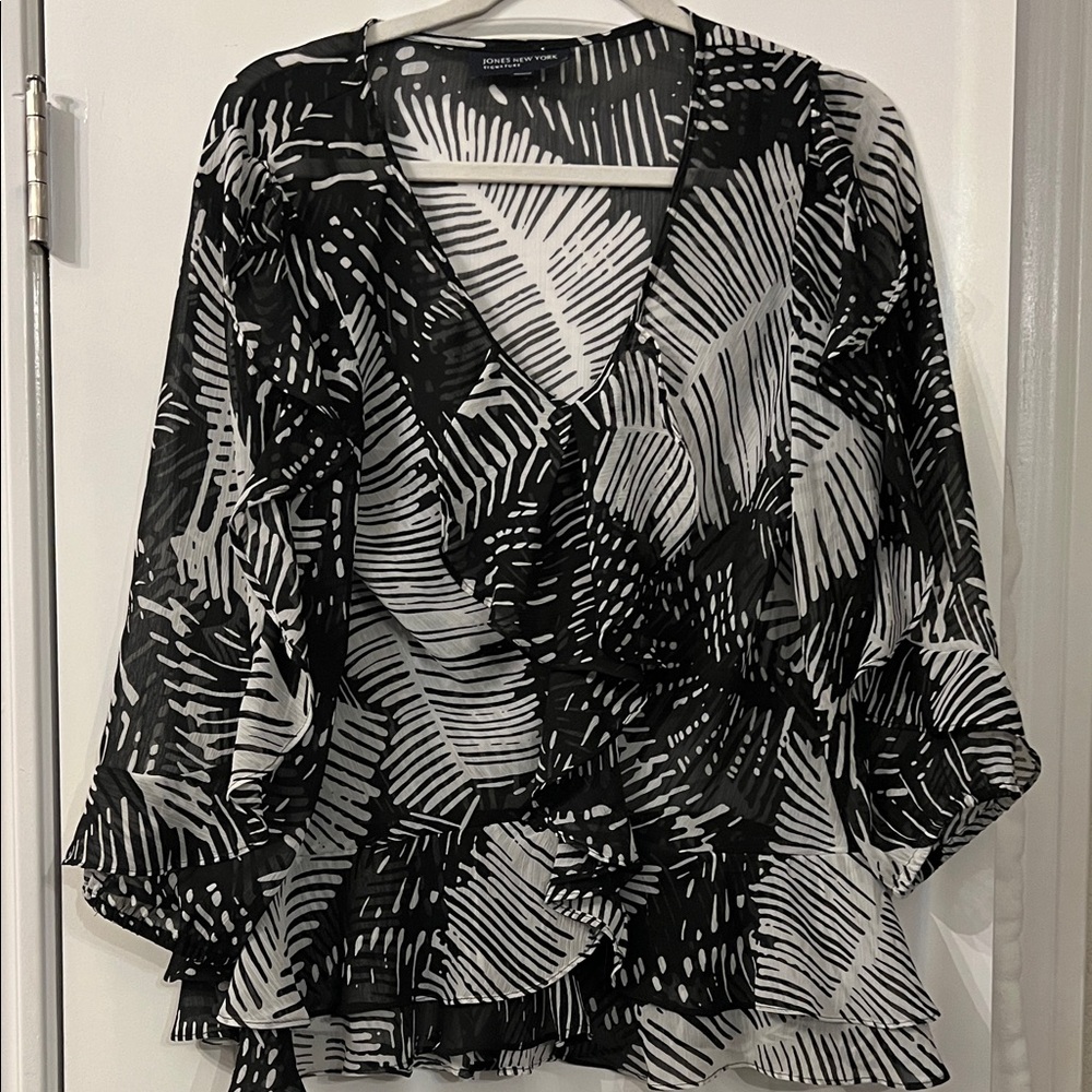 New York & Company Monochrome Leaf Print Blouse